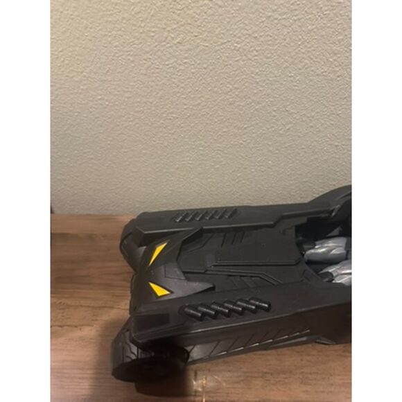 Batmobile and Batman Figurine Toy Combo - Picture 2 of 11
